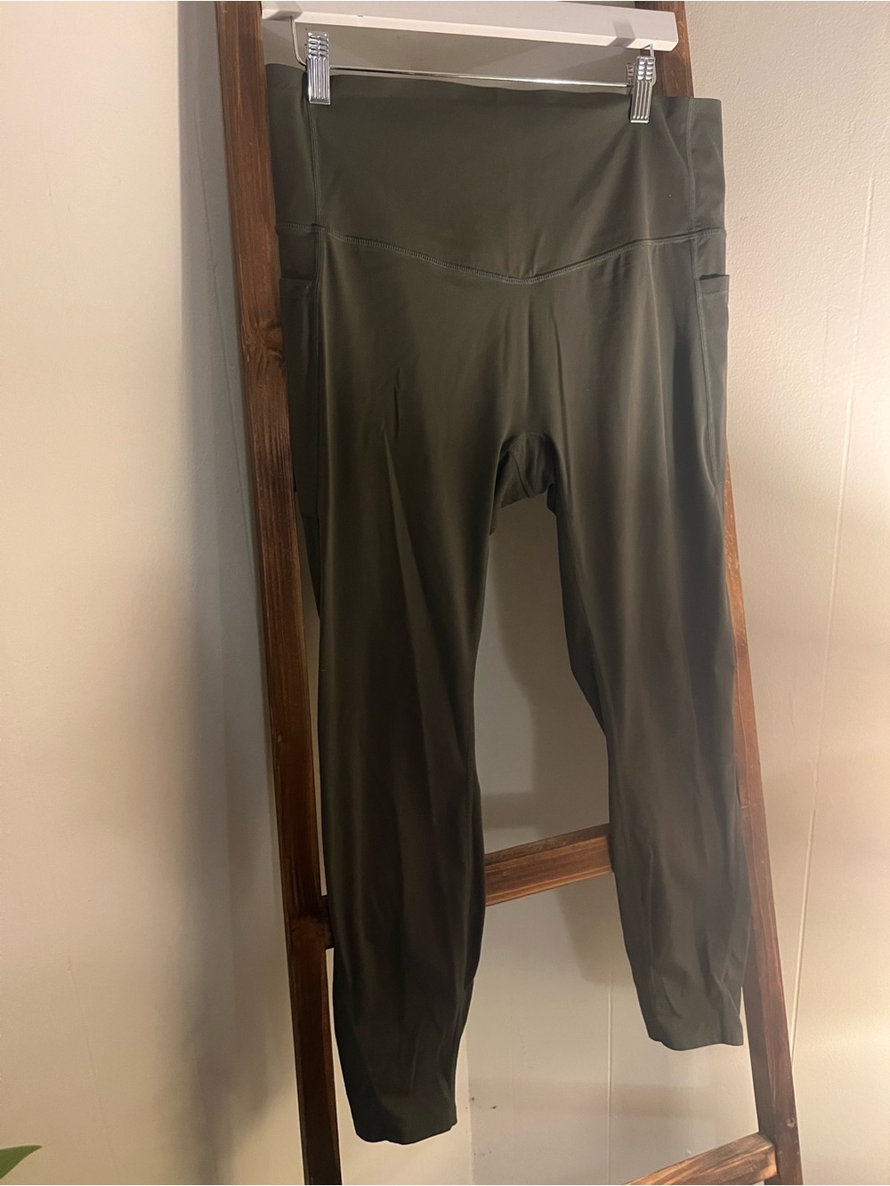 Women’s Halara Tummy Control Olive High-Waist Active Leggings